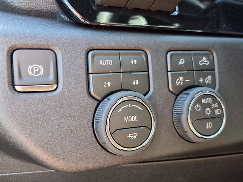 New 2026 Chevrolet Silverado 1500 High Country AWD/4WD image 14