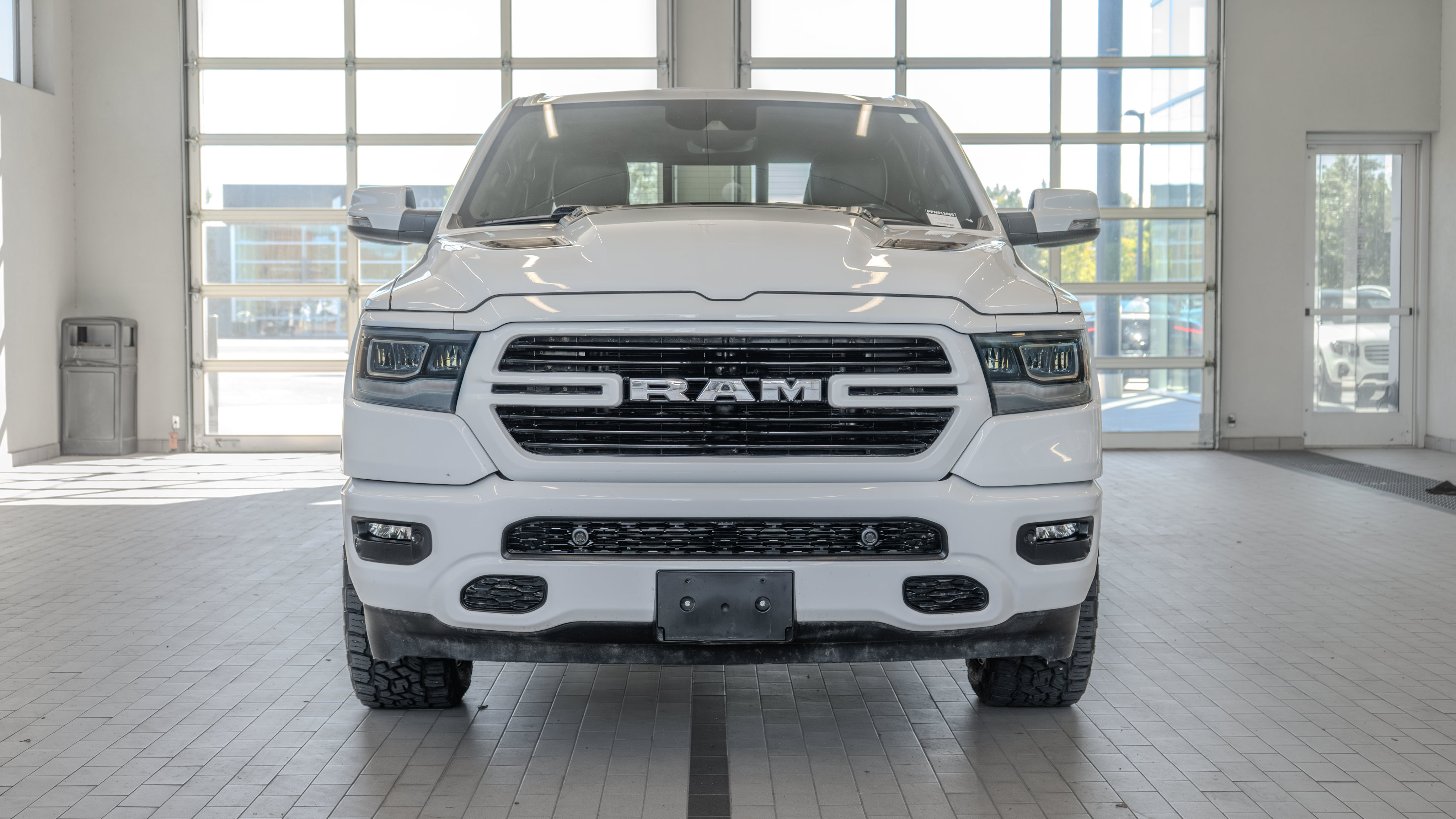 Used 2023 RAM 1500 Laramie AWD/4WD image 11