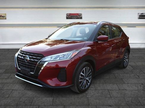 Used 2021 Nissan Kicks SV FWD image 3