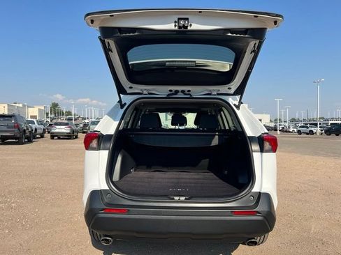 Used 2019 Toyota RAV4 XLE w/ Carpet Mat Package AWD/4WD image 30