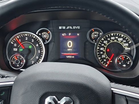 Used 2023 RAM 1500 Big Horn image 25
