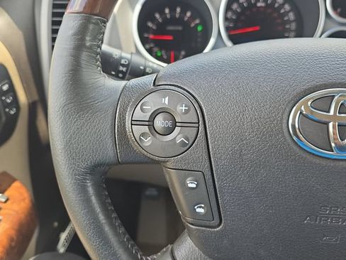 Used 2010 Toyota Sequoia Platinum RWD image 18
