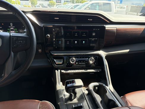 Used 2025 GMC Sierra 1500 Denali Ultimate AWD/4WD image 31