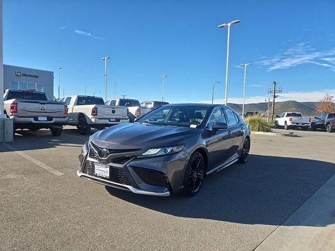 Used 2023 Toyota Camry XSE image 4