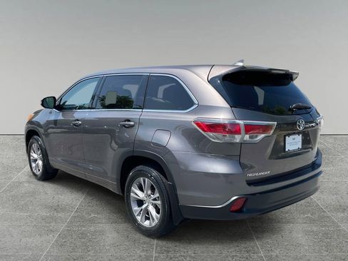 Used 2014 Toyota Highlander Plus AWD/4WD image 3