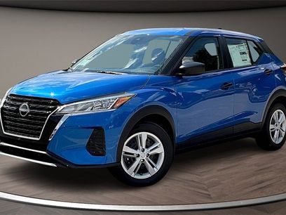New 2025 Nissan Kicks S