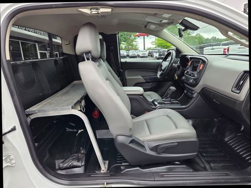 Used 2019 Chevrolet Colorado W/T w/ WT Convenience Package RWD image 15