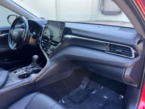 Used 2021 Toyota Camry XSE FWD image 15