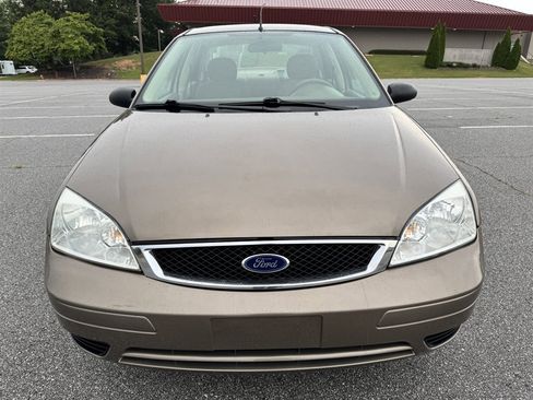Used 2005 Ford Focus SE image 6