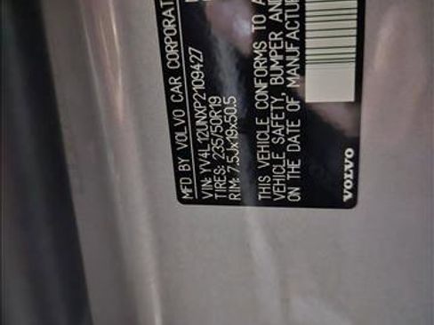 Used 2023 Volvo XC40 B5 Plus w/ Protection Package Premier image 25