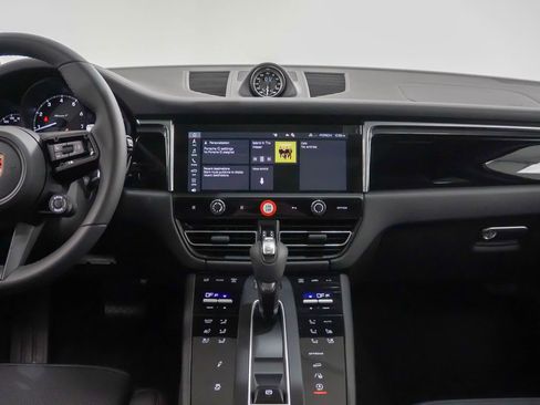 Certified 2025 Porsche Macan Turbo image 21