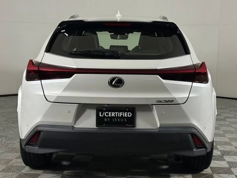 Used 2022 Lexus UX 200 w/ Premium Package FWD image 8