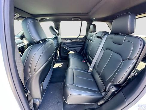 New 2026 Jeep Grand Cherokee Limited image 17