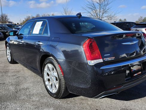Used 2016 Chrysler 300 C Platinum image 10
