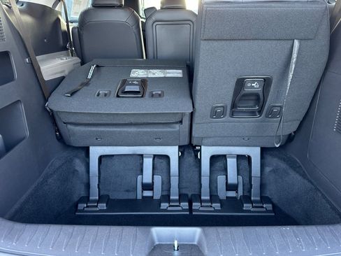 New 2026 Kia Carnival EX image 16