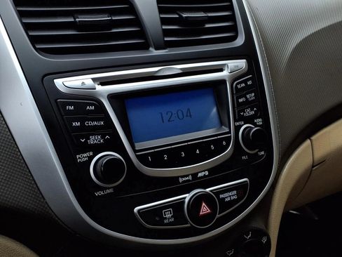 Used 2013 Hyundai Accent GLS FWD image 8