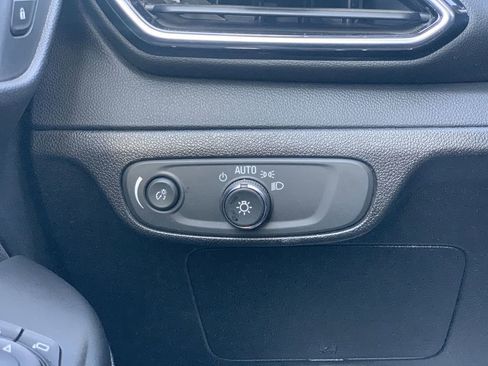 Certified 2022 Chevrolet Bolt EUV LT w/ Comfort Package image 16