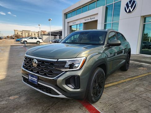 New 2026 Volkswagen Atlas Cross Sport SE image 3