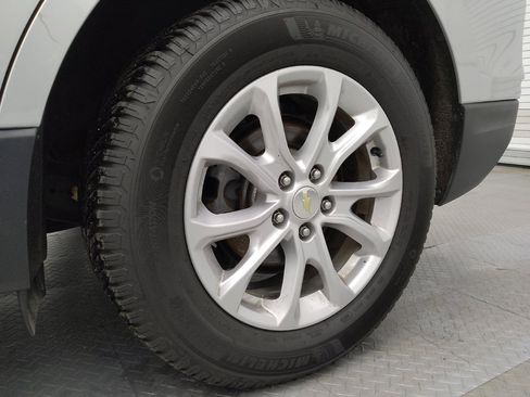 Used 2019 Chevrolet Equinox LS w/ LS Convenience Package image 31