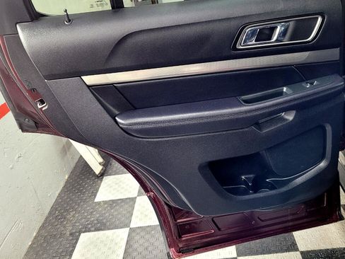 Used 2018 Ford Explorer XLT w/ Equipment Group 202A image 13