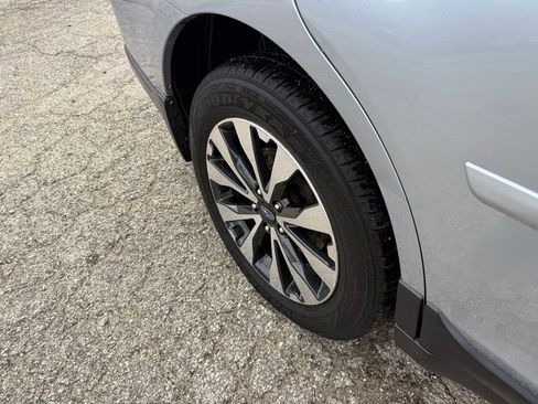 Used 2017 Subaru Outback 2.5i Limited image 12
