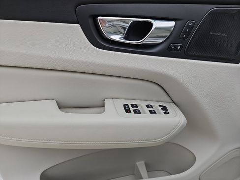 Certified 2023 Volvo XC60 B6 Ultimate image 12