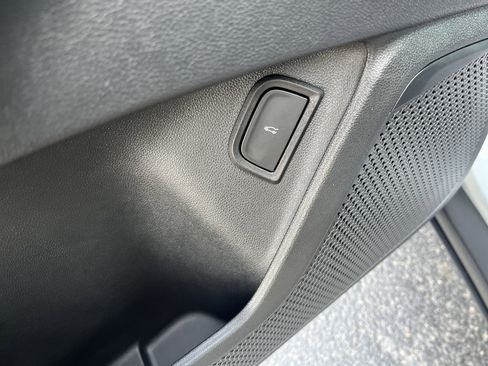Used 2025 Chevrolet Blazer EV RS image 11