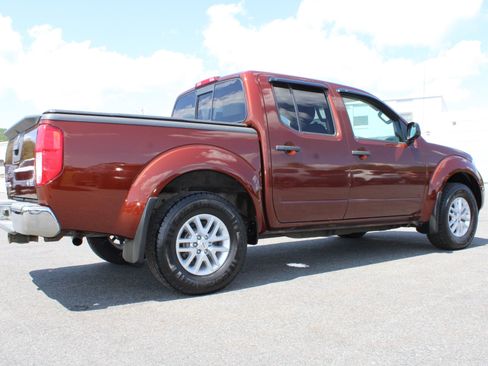 Used 2016 Nissan Frontier SV AWD/4WD image 7