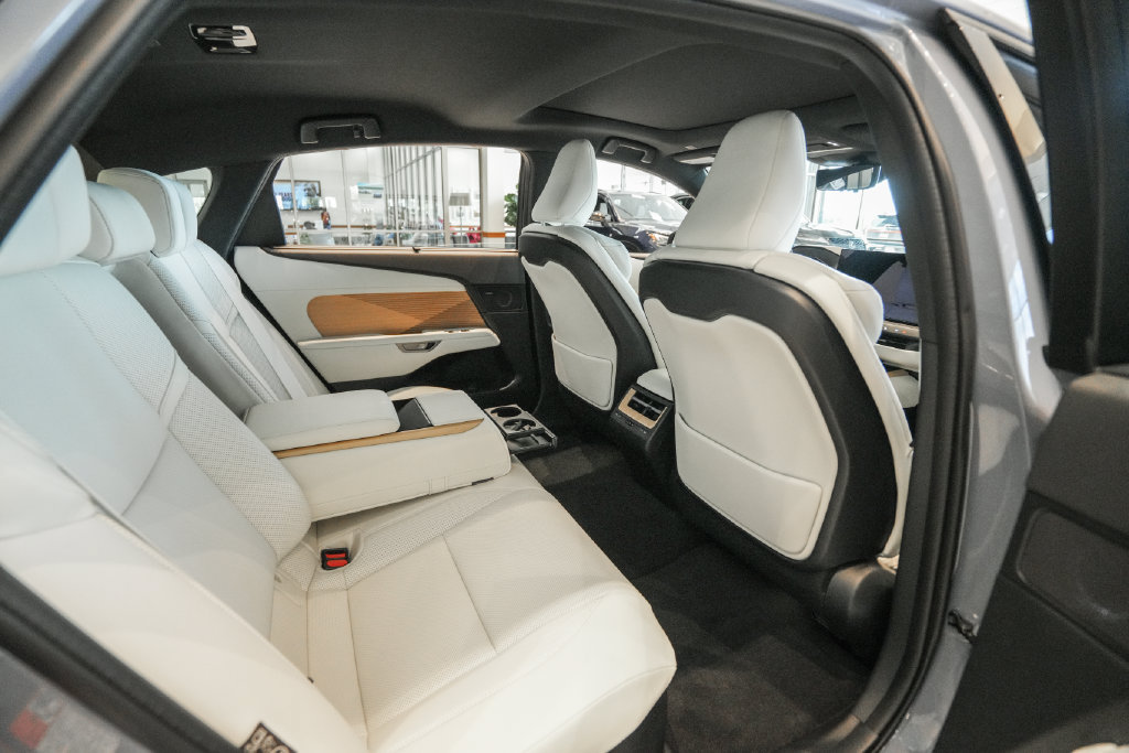 New 2026 Lexus ES 350e w/ Accessory Package (Z1) FWD image 15