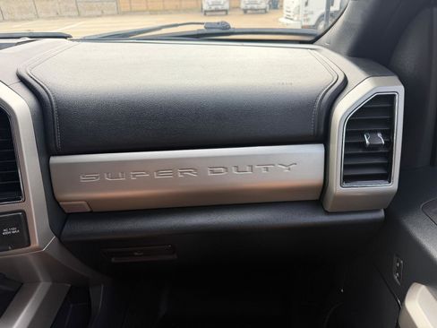 Used 2022 Ford F250 Lariat AWD/4WD image 32