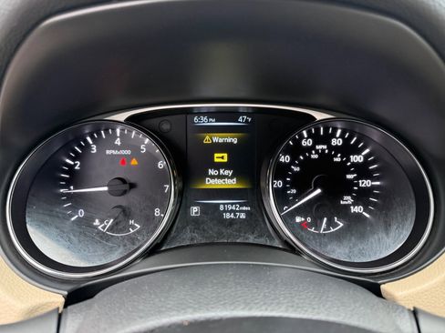 Used 2016 Nissan Rogue SV image 11