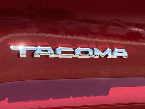 Used 2020 Toyota Tacoma TRD Off-Road AWD/4WD image 27