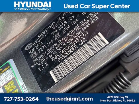 Used 2025 Hyundai Elantra SEL image 13