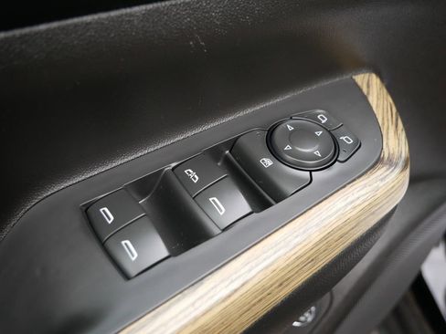 Used 2018 GMC Acadia Denali image 16