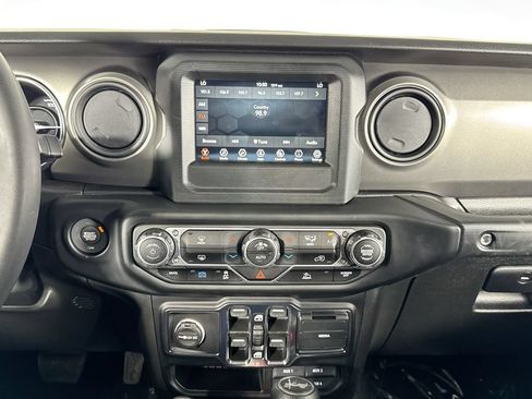 Used 2023 Jeep Wrangler Unlimited AWD/4WD image 15