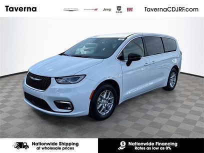 New 2026 Chrysler Pacifica Select