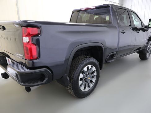 Used 2024 Chevrolet Silverado 2500 Custom w/ Custom Value Package image 16