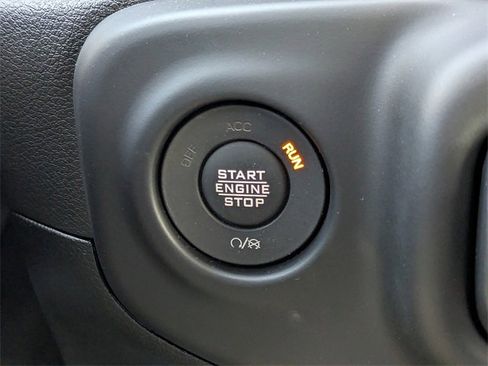 Used 2020 Jeep Wrangler Unlimited Sport image 32