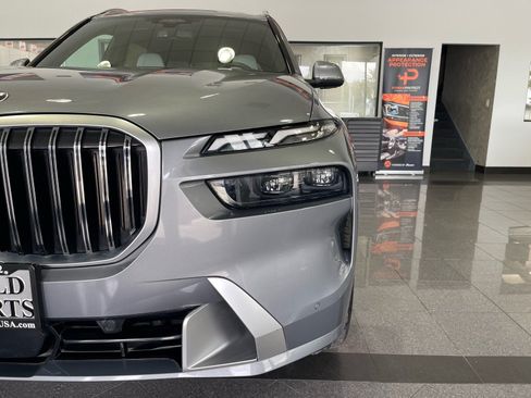 Used 2023 BMW X7 xDrive40i w/ Executive Package AWD/4WD image 10