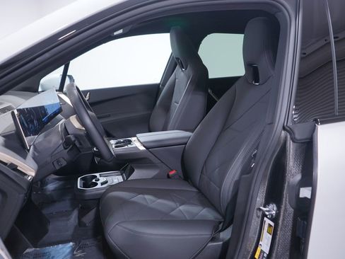 Used 2026 BMW iX xDrive60 w/ Premium Package image 7