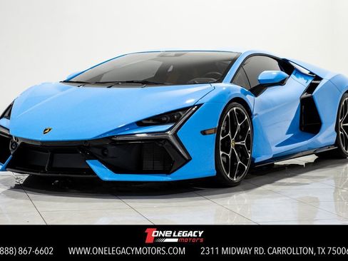 Used 2024 Lamborghini Revuelto image 1