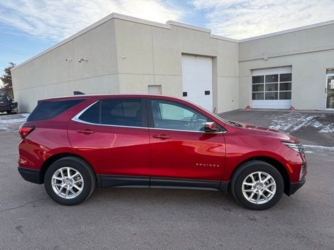Used 2023 Chevrolet Equinox LT image 4