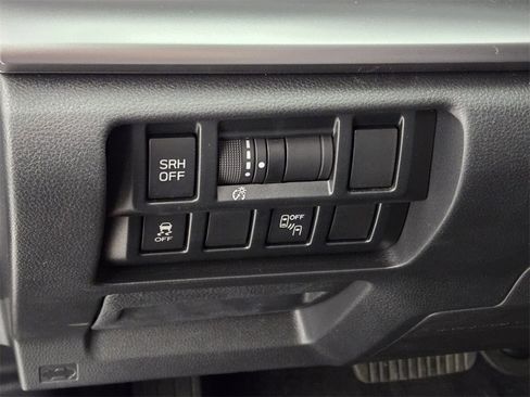 Used 2019 Subaru Crosstrek 2.0i Limited w/ Moonroof Package w/Navigation image 26