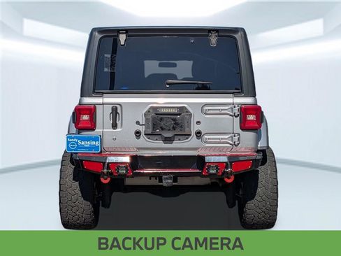 Used 2018 Jeep Wrangler Unlimited Sahara AWD/4WD image 6