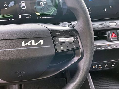 Used 2025 Kia K4 FWD image 21