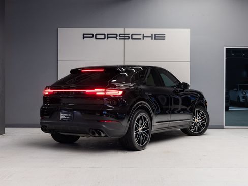 Certified 2024 Porsche Cayenne Coupe AWD/4WD image 7