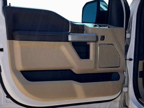 Used 2019 Ford F150 Lariat w/ Equipment Group 502A Luxury AWD/4WD image 22