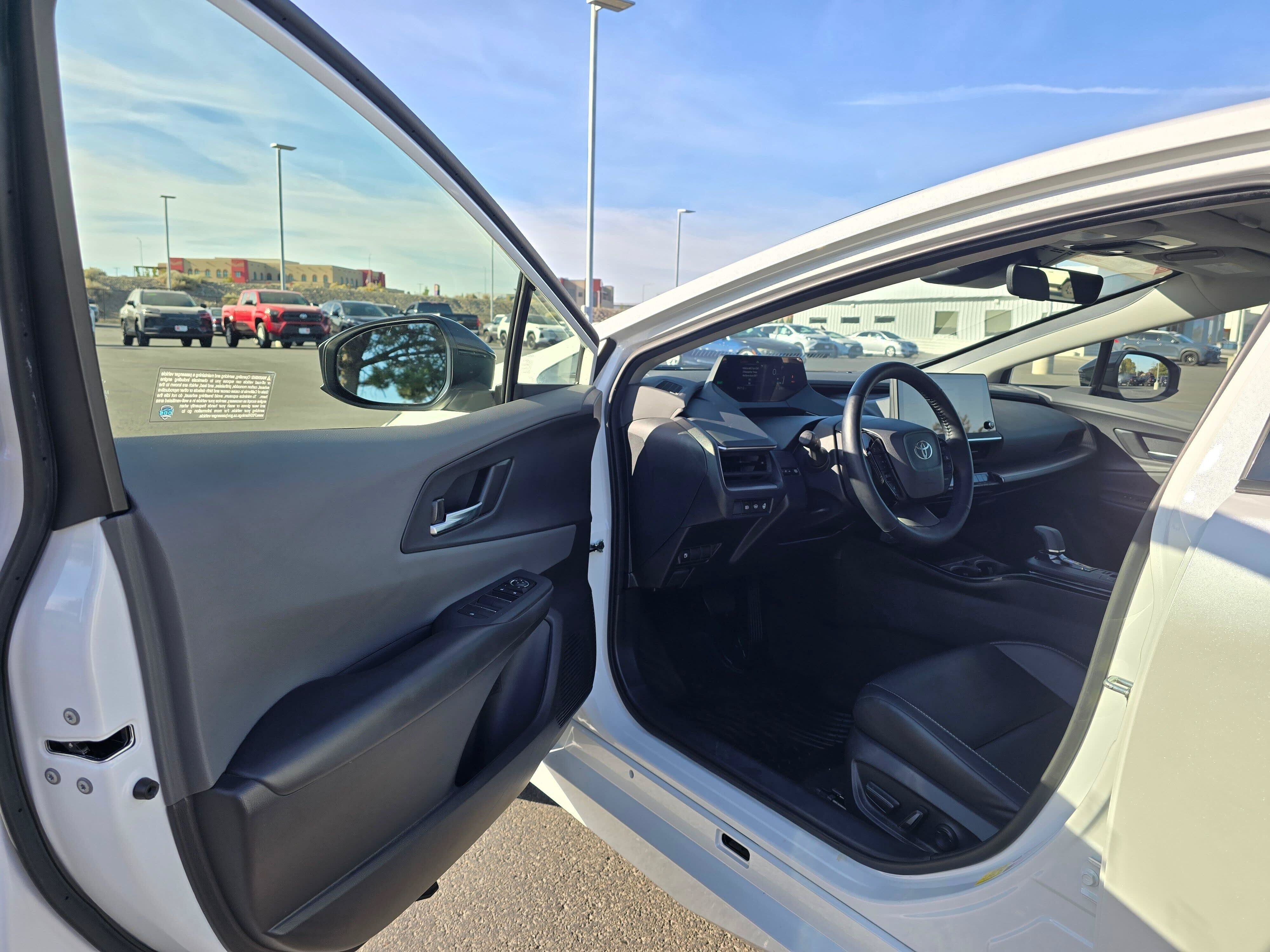Certified 2025 Toyota Prius XLE FWD image 18