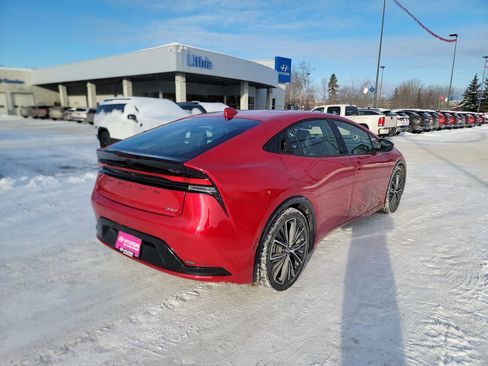 Used 2024 Toyota Prius XLE image 8