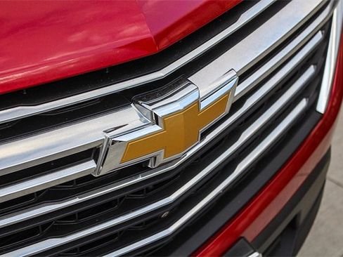 Used 2023 Chevrolet Traverse LT image 17